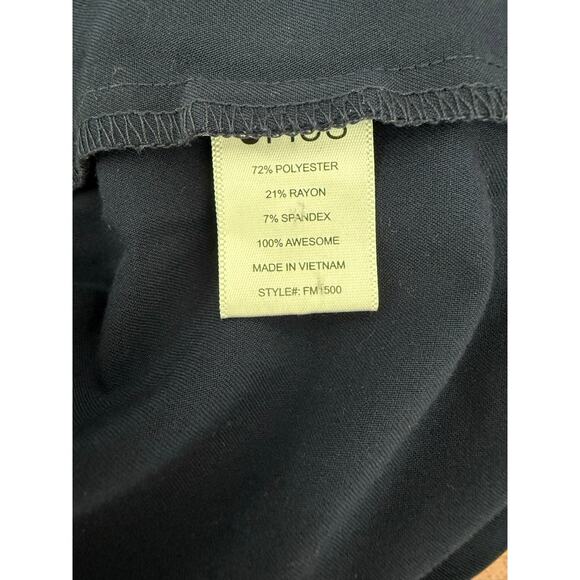 FIGS Catarina One Pocket Scrub Top Navy Size Large - Picture 7 of 8